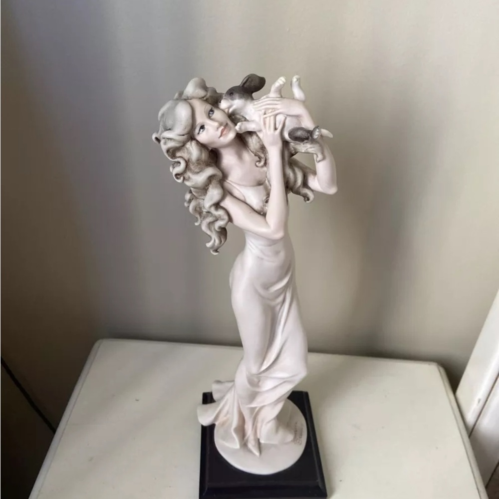 Giuseppe Armani Figurine  Statue Puppy Porcelain Sculpture Florence